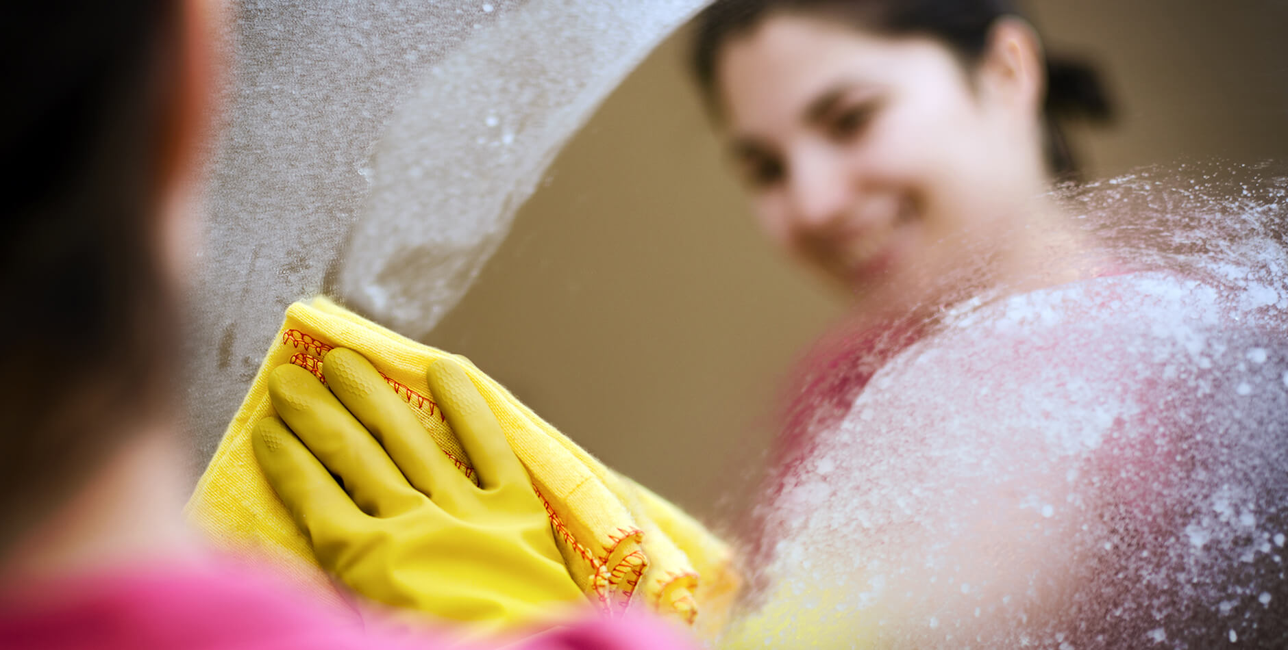 Just a swipe & mirrors squeaky clean – no more a dream!