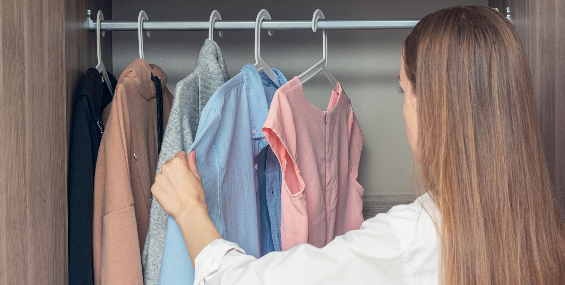 Organizing wardrobe with PUER!